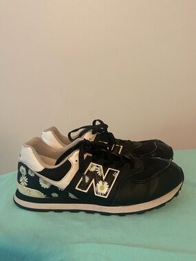 New Balance 574 "Daisy" Grade School Girls' Shoe Size 6